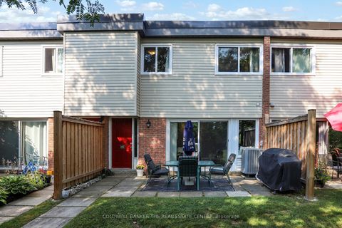 Photo 26 at 195 Milestone Crescent, Aurora Village, Aurora