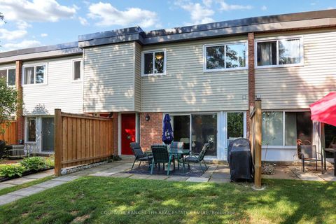 Photo 27 at 195 Milestone Crescent, Aurora Village, Aurora