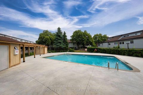 Photo 34 at 195 Milestone Crescent, Aurora Village, Aurora