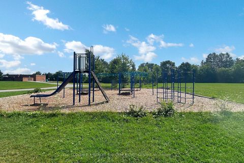 Photo 37 at 195 Milestone Crescent, Aurora Village, Aurora