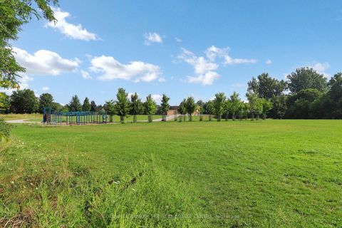 Photo 39 at 195 Milestone Crescent, Aurora Village, Aurora