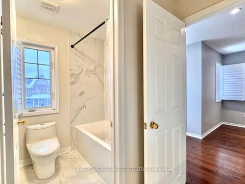 Photo 12 at 4 Prince Of Wales Drive, Victoria Square, Markham