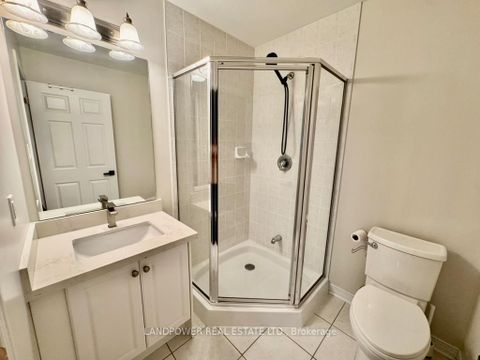 Photo 16 at 4 Prince Of Wales Drive, Victoria Square, Markham