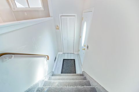 Photo 5 at 85 Thorncliffe Street, Donevan, Oshawa