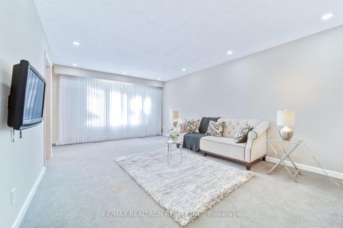 Photo 6 at 85 Thorncliffe Street, Donevan, Oshawa