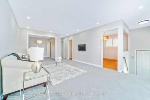 Photo 7 at 85 Thorncliffe Street, Donevan, Oshawa