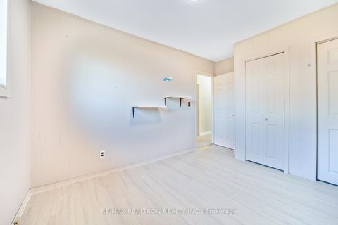 Photo 14 at 85 Thorncliffe Street, Donevan, Oshawa