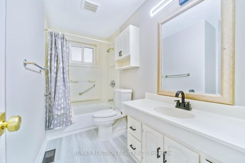 Photo 15 at 85 Thorncliffe Street, Donevan, Oshawa