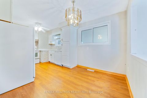 Photo 16 at 85 Thorncliffe Street, Donevan, Oshawa