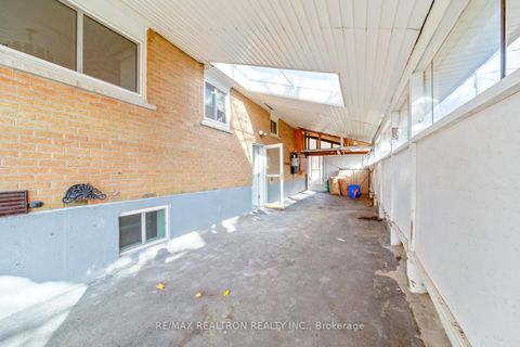 Photo 23 at 85 Thorncliffe Street, Donevan, Oshawa