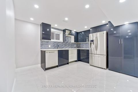 Photo 26 at 85 Thorncliffe Street, Donevan, Oshawa