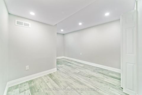 Photo 31 at 85 Thorncliffe Street, Donevan, Oshawa