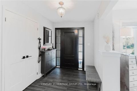 Photo 1 at 147 Pentland Crescent, Maple, Vaughan