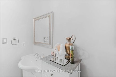 Photo 18 at 147 Pentland Crescent, Maple, Vaughan