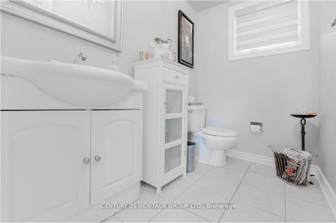 Photo 19 at 147 Pentland Crescent, Maple, Vaughan