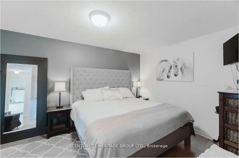 Photo 24 at 147 Pentland Crescent, Maple, Vaughan