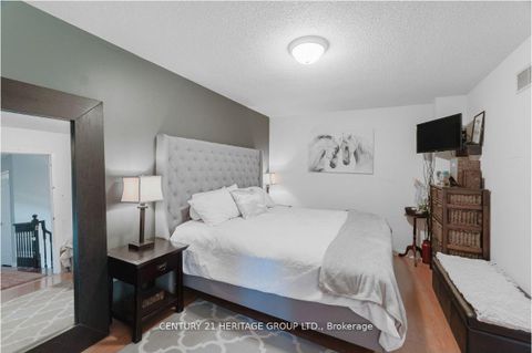 Photo 27 at 147 Pentland Crescent, Maple, Vaughan