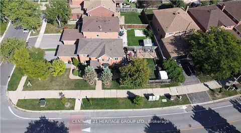 Photo 47 at 147 Pentland Crescent, Maple, Vaughan