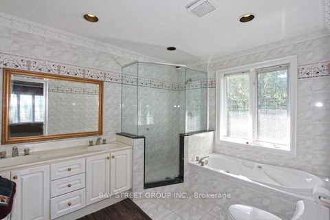 Photo 14 at 17 Dunvegan Drive, South Richvale, Richmond Hill