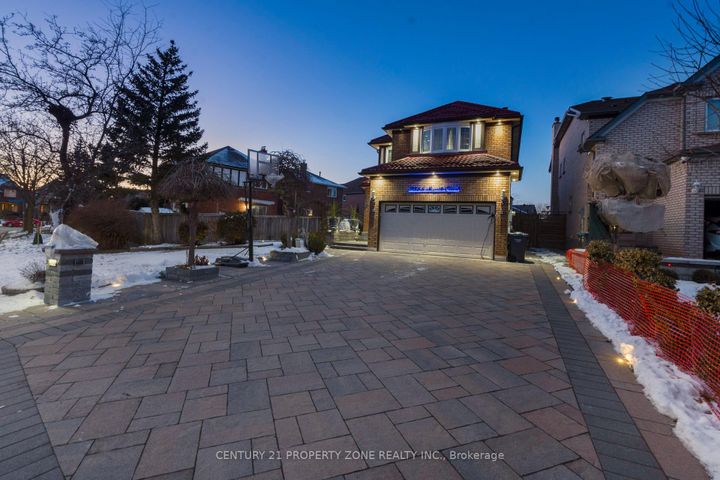 Photo 1 at 2565 Scarth Court, Central Erin Mills, Mississauga