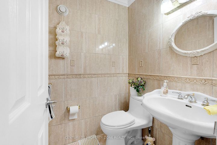 Photo 12 at 2565 Scarth Court, Central Erin Mills, Mississauga