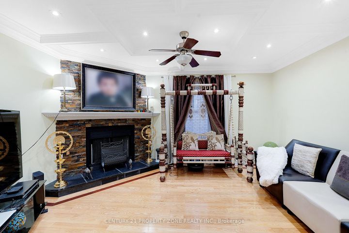 Photo 15 at 2565 Scarth Court, Central Erin Mills, Mississauga