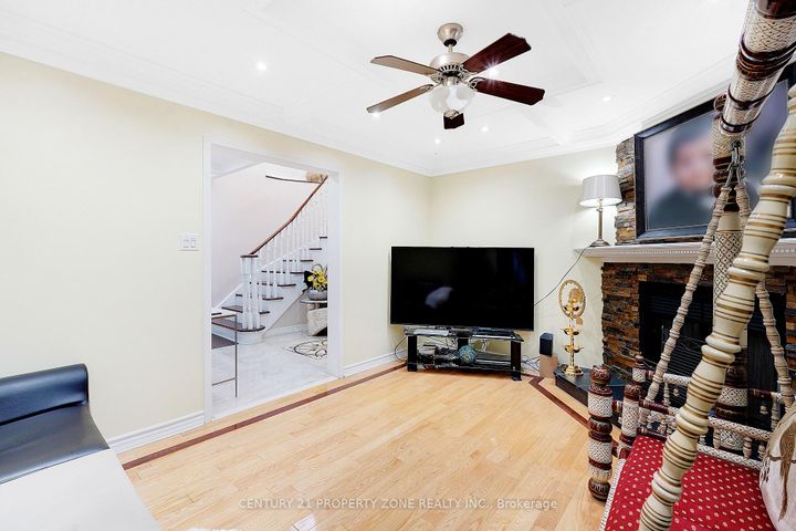 Photo 16 at 2565 Scarth Court, Central Erin Mills, Mississauga