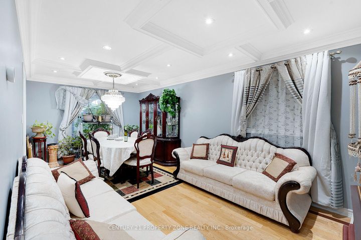 Photo 18 at 2565 Scarth Court, Central Erin Mills, Mississauga