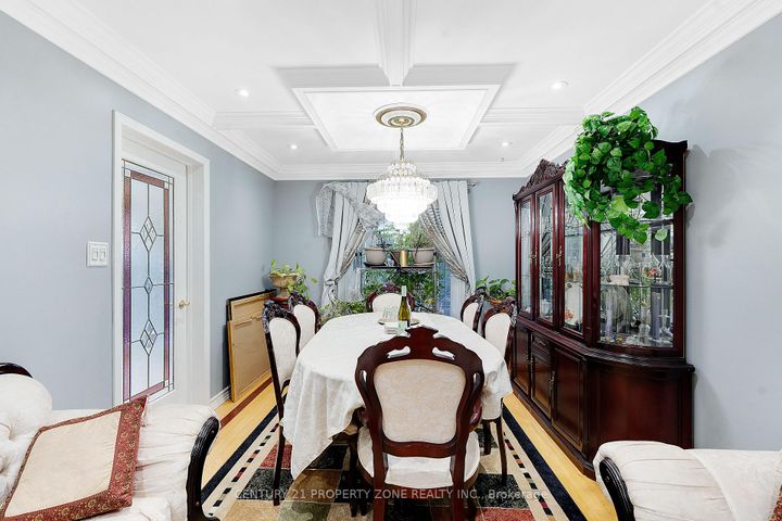 Photo 19 at 2565 Scarth Court, Central Erin Mills, Mississauga