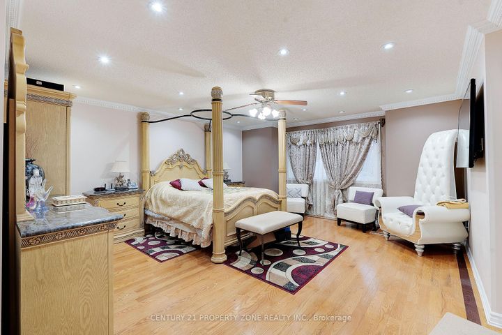 Photo 25 at 2565 Scarth Court, Central Erin Mills, Mississauga