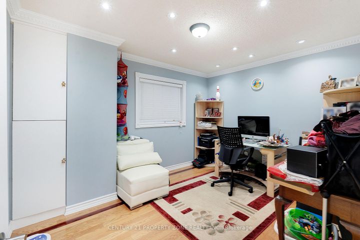 Photo 28 at 2565 Scarth Court, Central Erin Mills, Mississauga