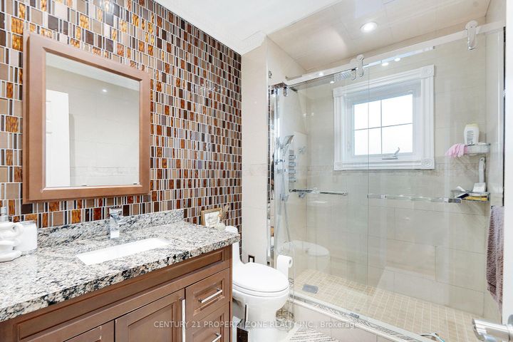 Photo 29 at 2565 Scarth Court, Central Erin Mills, Mississauga