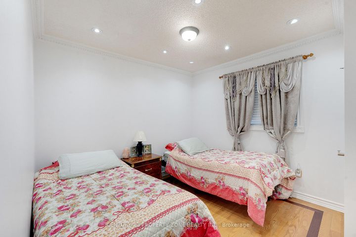 Photo 30 at 2565 Scarth Court, Central Erin Mills, Mississauga