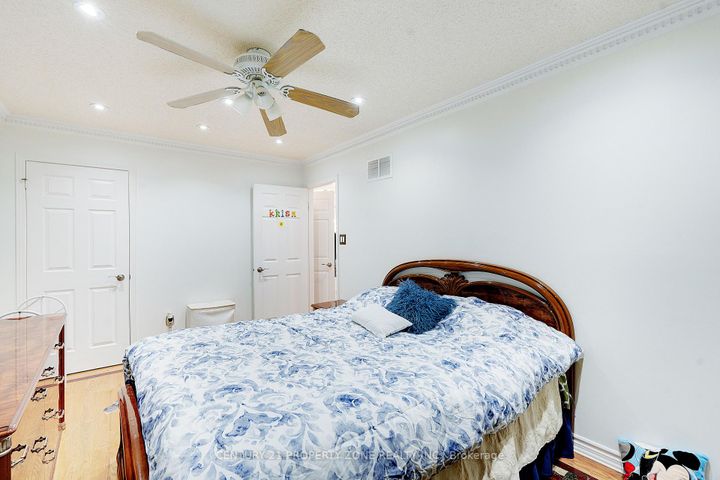 Photo 32 at 2565 Scarth Court, Central Erin Mills, Mississauga