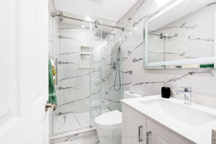 Photo 34 at 2565 Scarth Court, Central Erin Mills, Mississauga