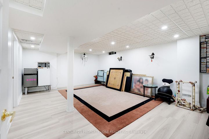 Photo 36 at 2565 Scarth Court, Central Erin Mills, Mississauga