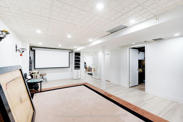 Photo 38 at 2565 Scarth Court, Central Erin Mills, Mississauga