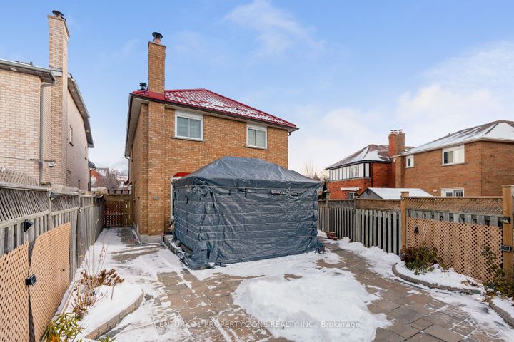 Photo 42 at 2565 Scarth Court, Central Erin Mills, Mississauga