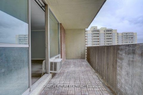 Photo 3 at 2519 - 5 Massey Square, Crescent Town, Toronto