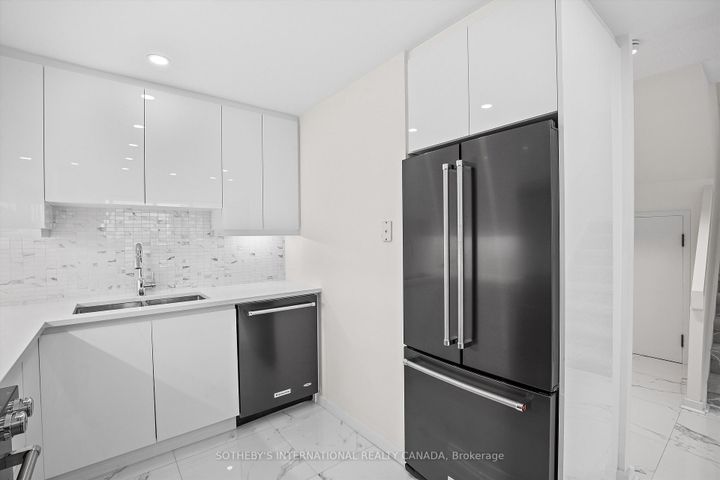 Photo 5 at 408 - 55A Avenue Road, Annex, Toronto