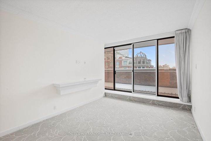 Photo 15 at 408 - 55A Avenue Road, Annex, Toronto