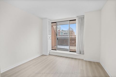 Photo 21 at 408 - 55A Avenue Road, Annex, Toronto