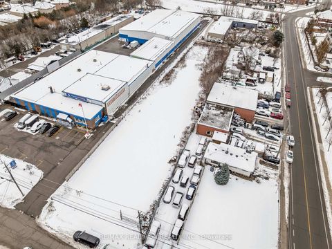 Photo 1 at 23 Colston Court, Langstaff, Richmond Hill