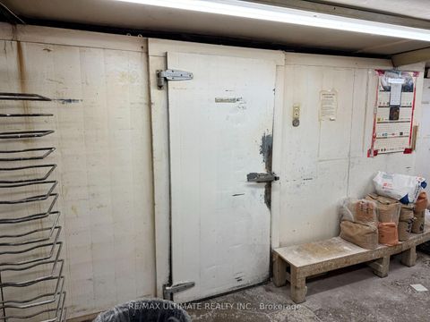 Photo 10 at 6 - 385 The West Mall, Etobicoke West Mall, Toronto