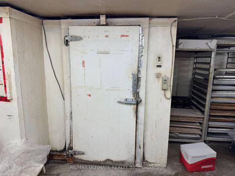 Photo 11 at 6 - 385 The West Mall, Etobicoke West Mall, Toronto