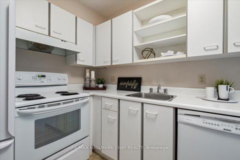 Photo 13 at 206 - 120 Bell Farm Road, Alliance, Barrie