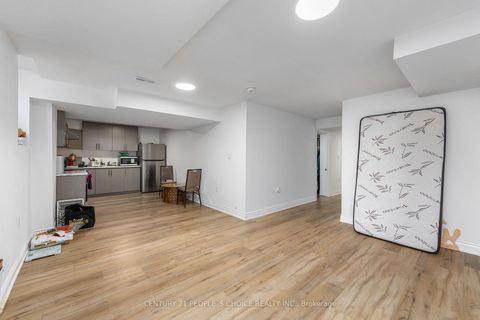 Photo 35 at 64 Coldwell Bay Circle, Kleinburg, Vaughan