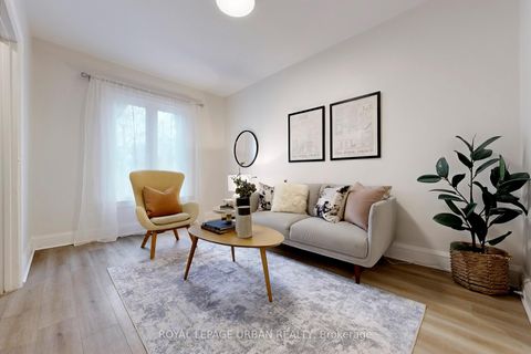 Photo 4 at 772 Richmond Street W, Niagara, Toronto