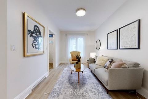 Photo 5 at 772 Richmond Street W, Niagara, Toronto