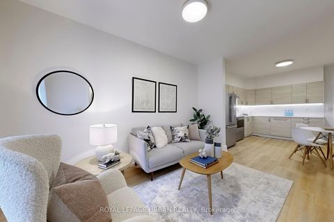 Photo 6 at 772 Richmond Street W, Niagara, Toronto